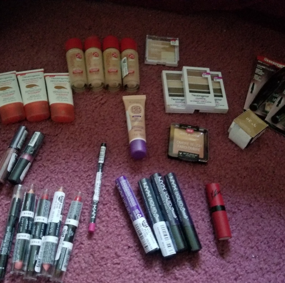 Makeup lot!